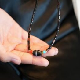 Minimalist style ancient bead clavicle necklace