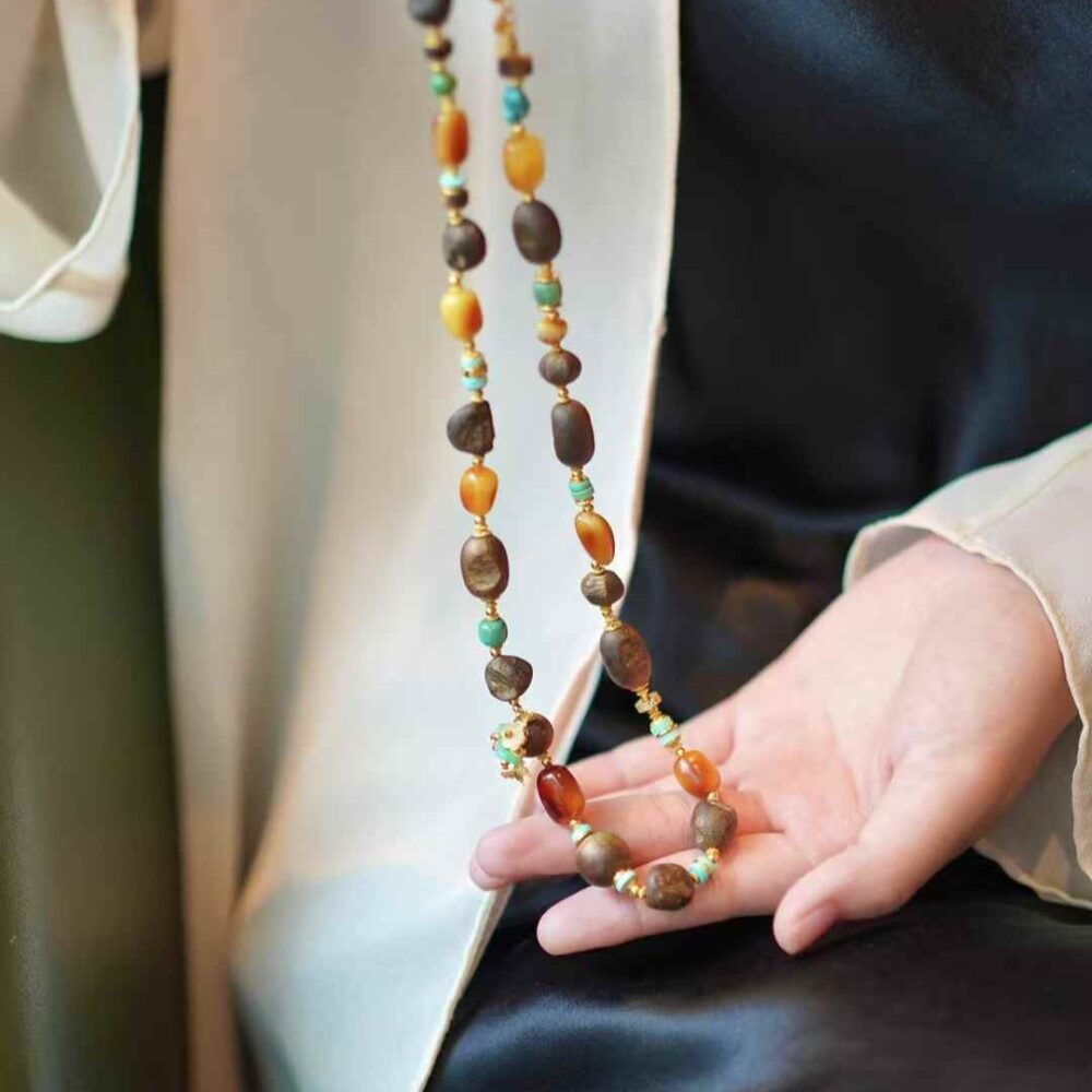 Beeswax Agarwood Necklace - 图片 5