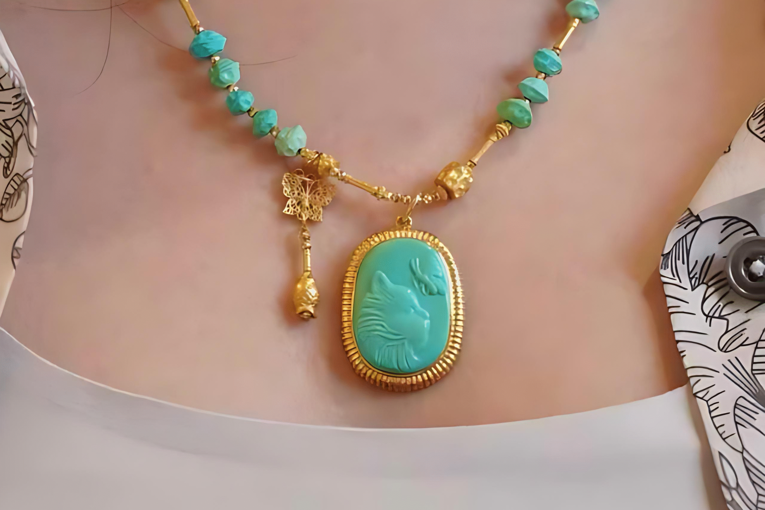 Butterfly dance on the skyline: encountering the poetic dialogue between sky blue cypress seed turquoise and 18K gold Butterfly dance on the skyline: encountering the poetic dialogue between sky blue cypress seed turquoise and 18K gold