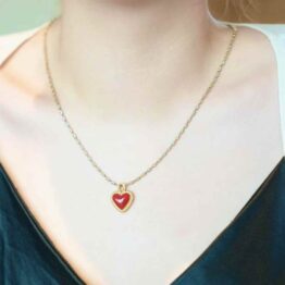 Aka coral ♥️18k gold pendant